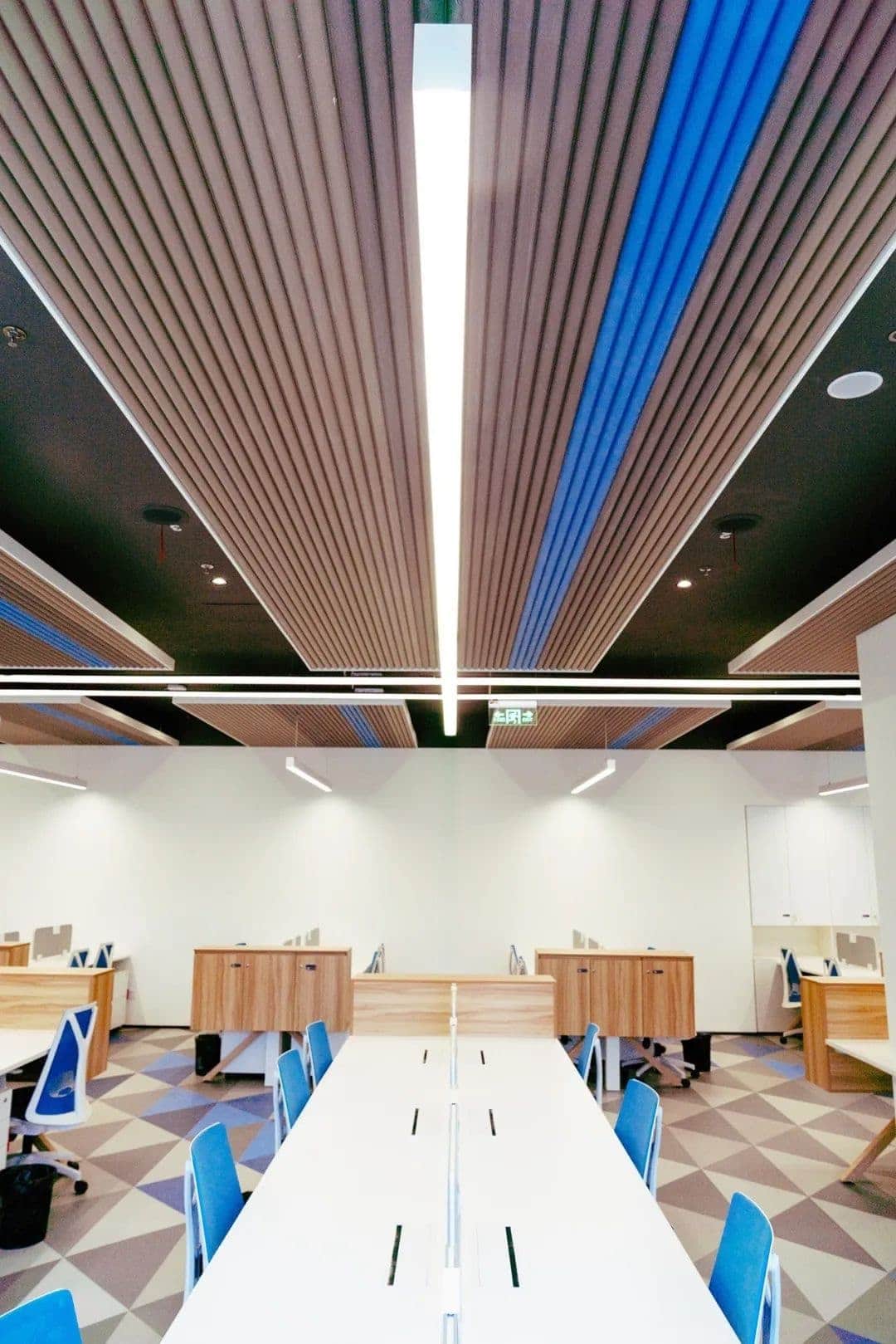 3 Linear lighting for office light