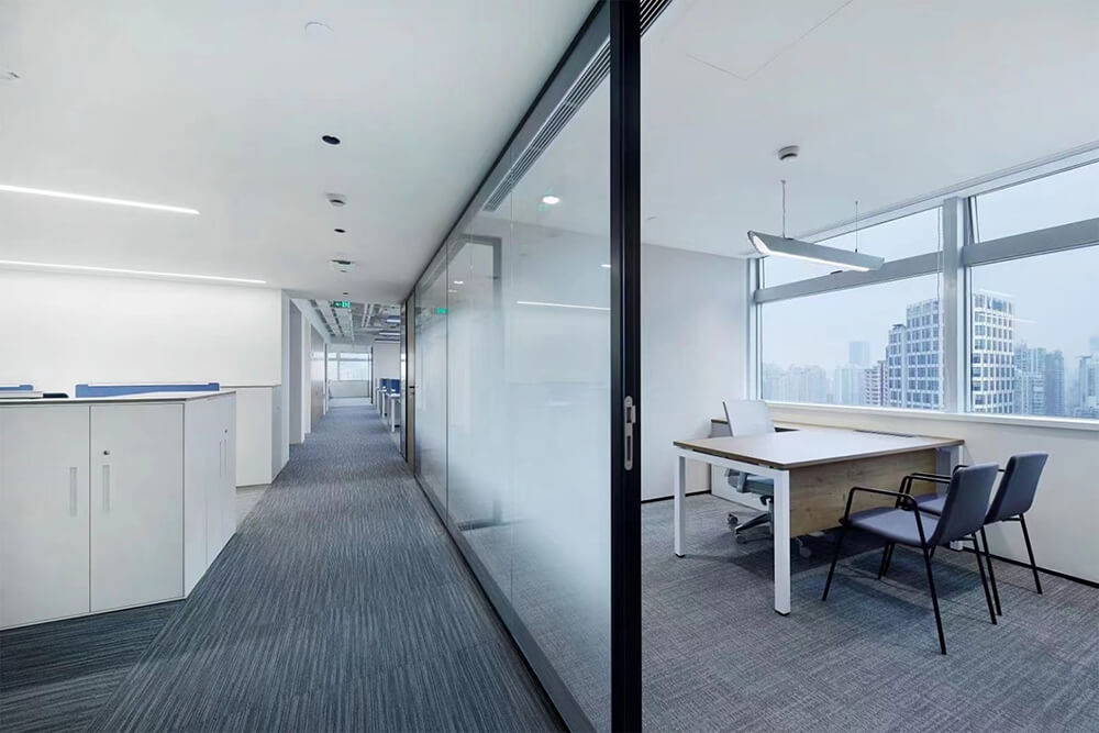 Lipal linear acostic lightings for LOCCITAN office